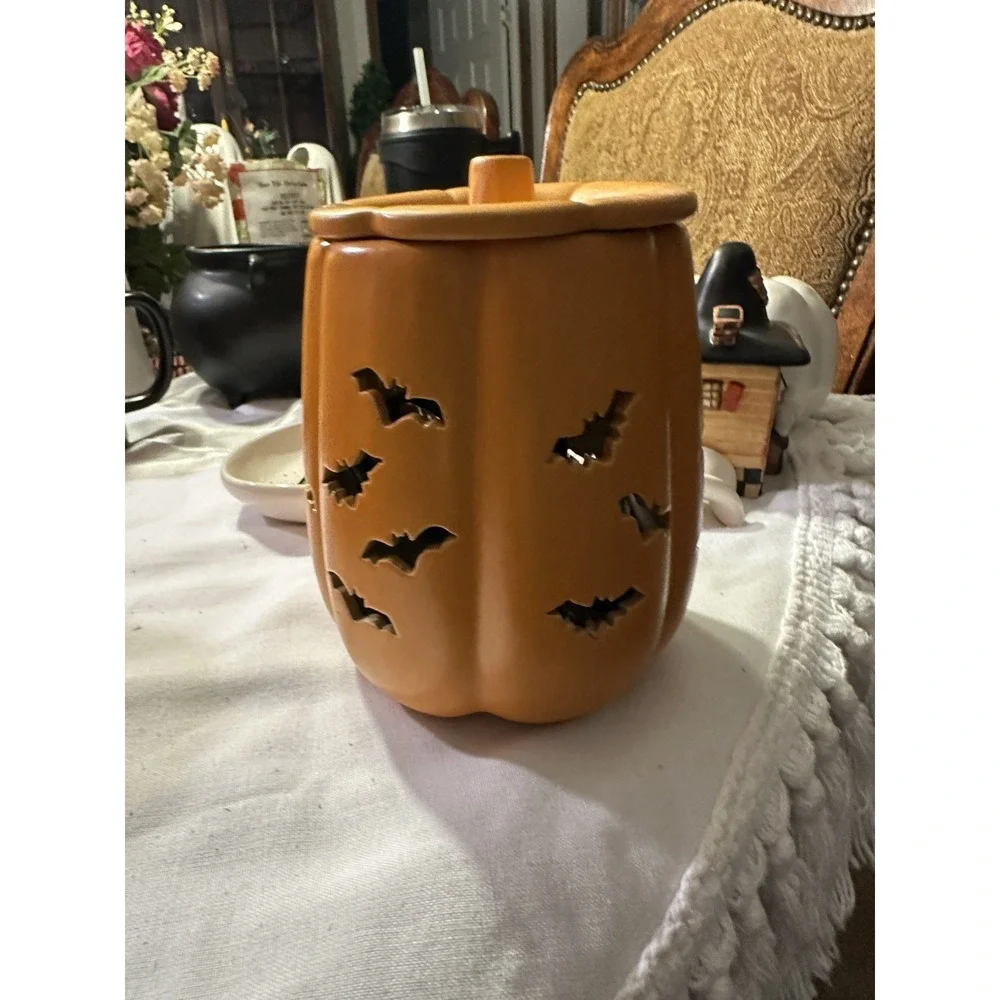 Huntington Home Halloween Pumpkin /Bat Wax Warmer